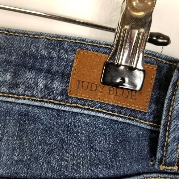 Judy Blue Women's Boyfriend Jeans Size 30  Distressed Blue Mid Rise  Denim - Picture 7 of 10